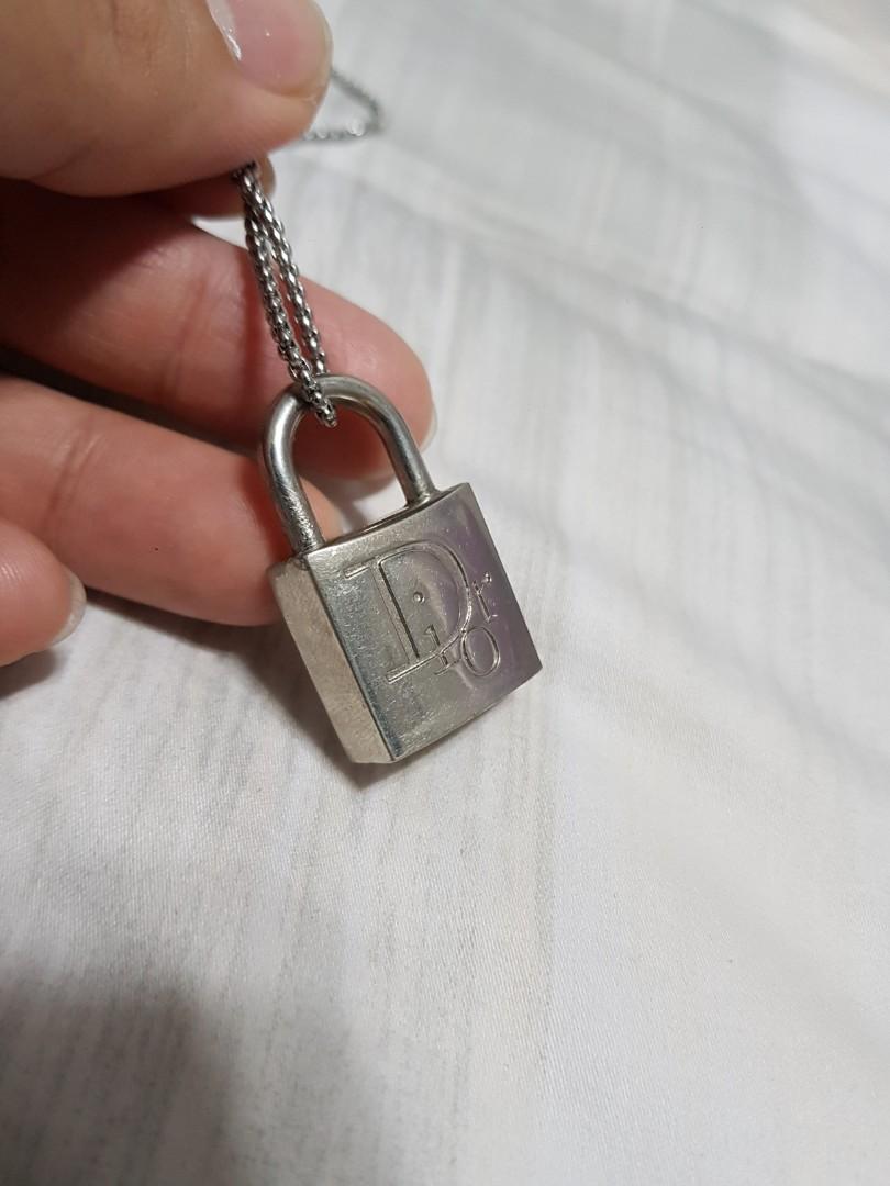 Cập nhật với hơn 82 dior lock pendant necklace mới nhất trieuson5