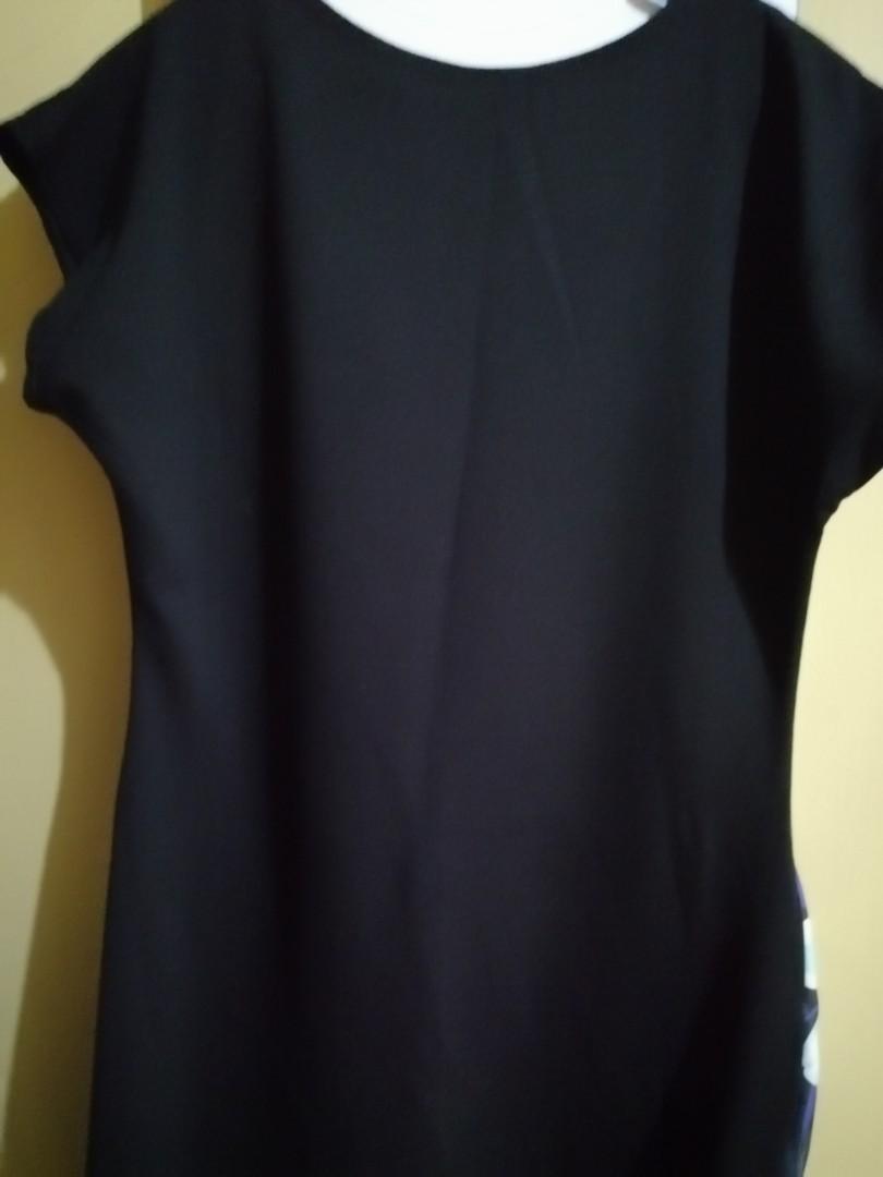 Women's dress (Category: Dresses) located in Pasig City. Submitted by redkaye (Listing ID 1022478401, Image 2). Description: * bnew women's dress * size: freesize * color:Black with floral accent * price:150php * payment first * shipping at buyer's cost * for faster transaction call/sms 09566090964.
