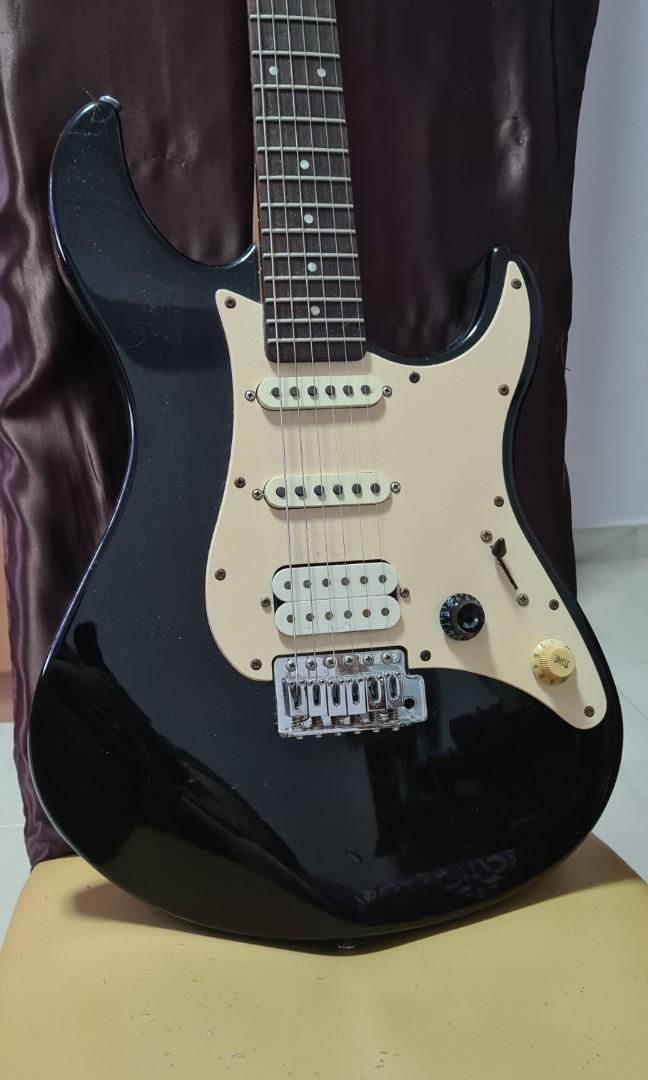 Yamaha EG112C electric guitar, Music & Media, Music Instruments on