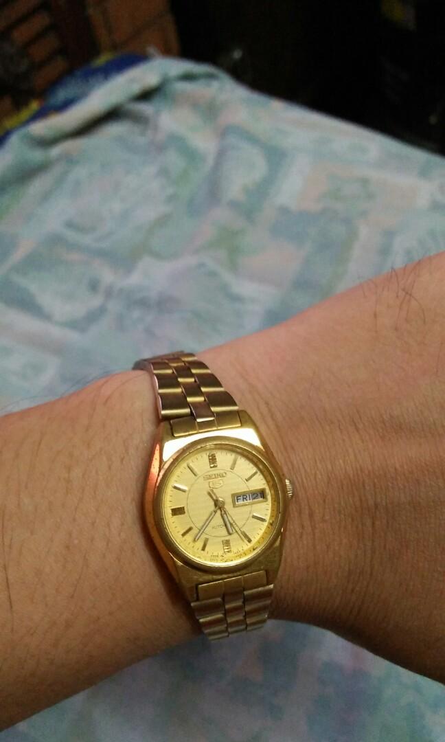 1980s Seiko 5 ladies Automatic, Women's Fashion, Watches & Accessories,  Watches on Carousell