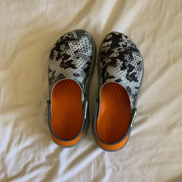 Camo best sale crocs literide