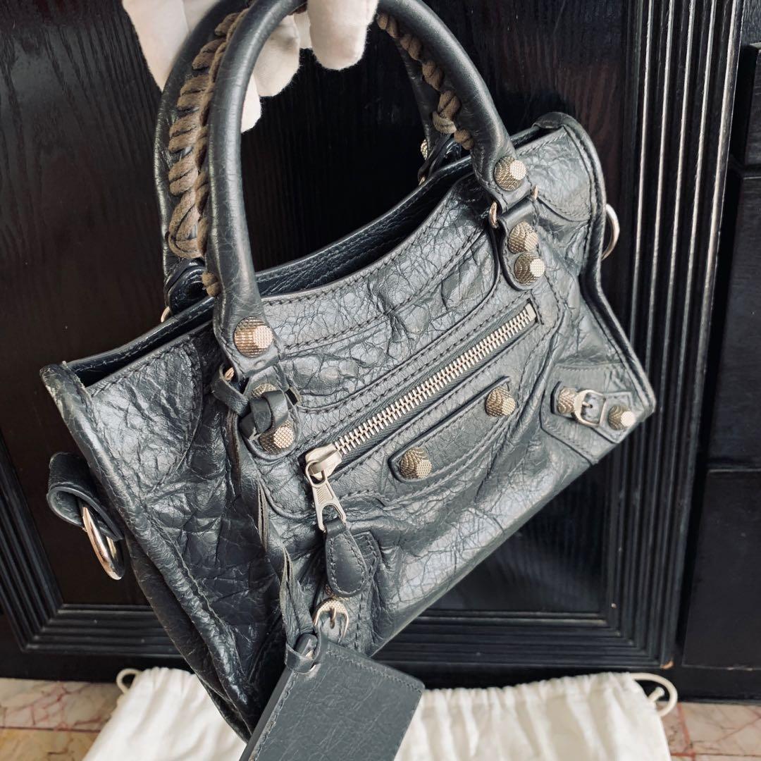 flicker skræmt hestekræfter Balenciaga mini city dark grey giant stud Bag authentic, Luxury, Bags &  Wallets on Carousell