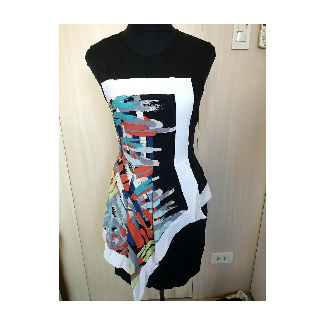 BCBG Maxazria Asymmetric Dress (Category: Dresses) located in Quezon City. Submitted by feedyourstyle (Listing ID 1020324424, Image 1). Description: Fits S-M No flaws. Mannequin size for reference: 34-27-34.