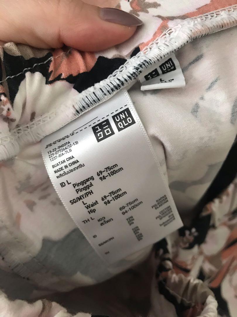 celana uniqlo motif bunga