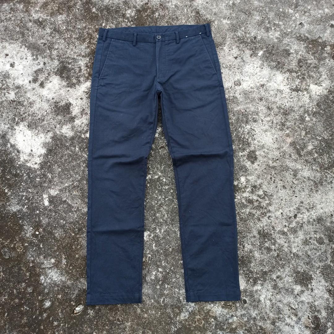 uniqlo navy chinos