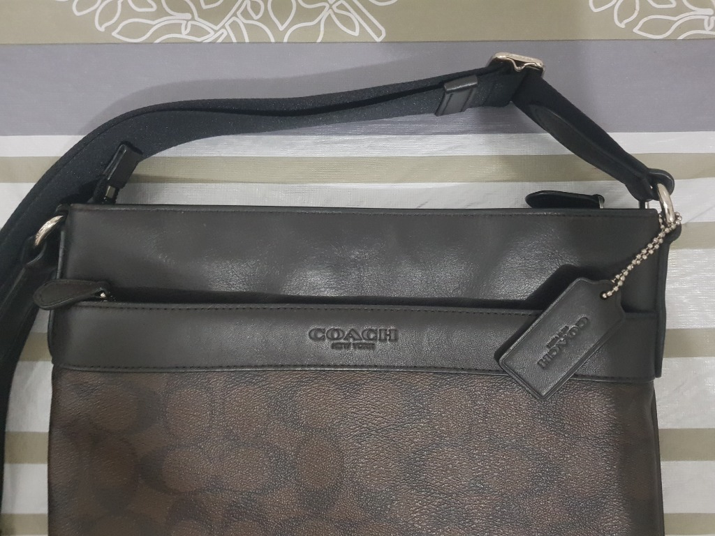 COACH Mens Messenger Bag, Men's Fashion, Bags, Sling Bags on Carousell