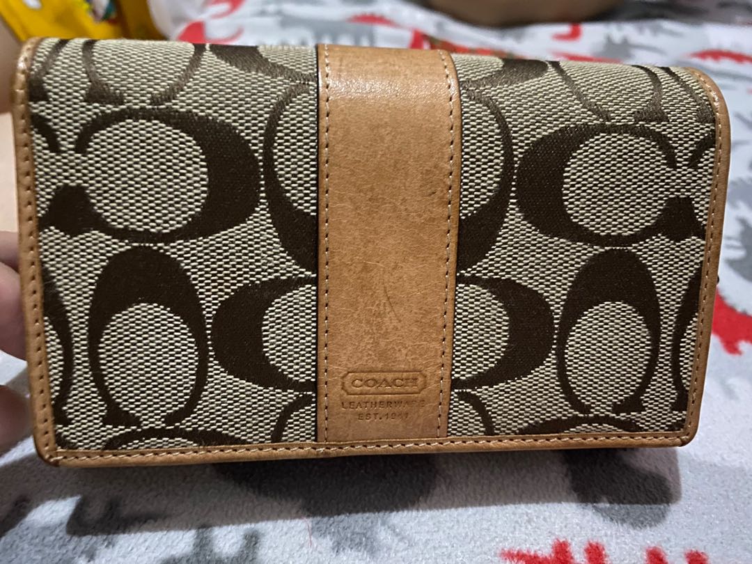 coach classic wallet