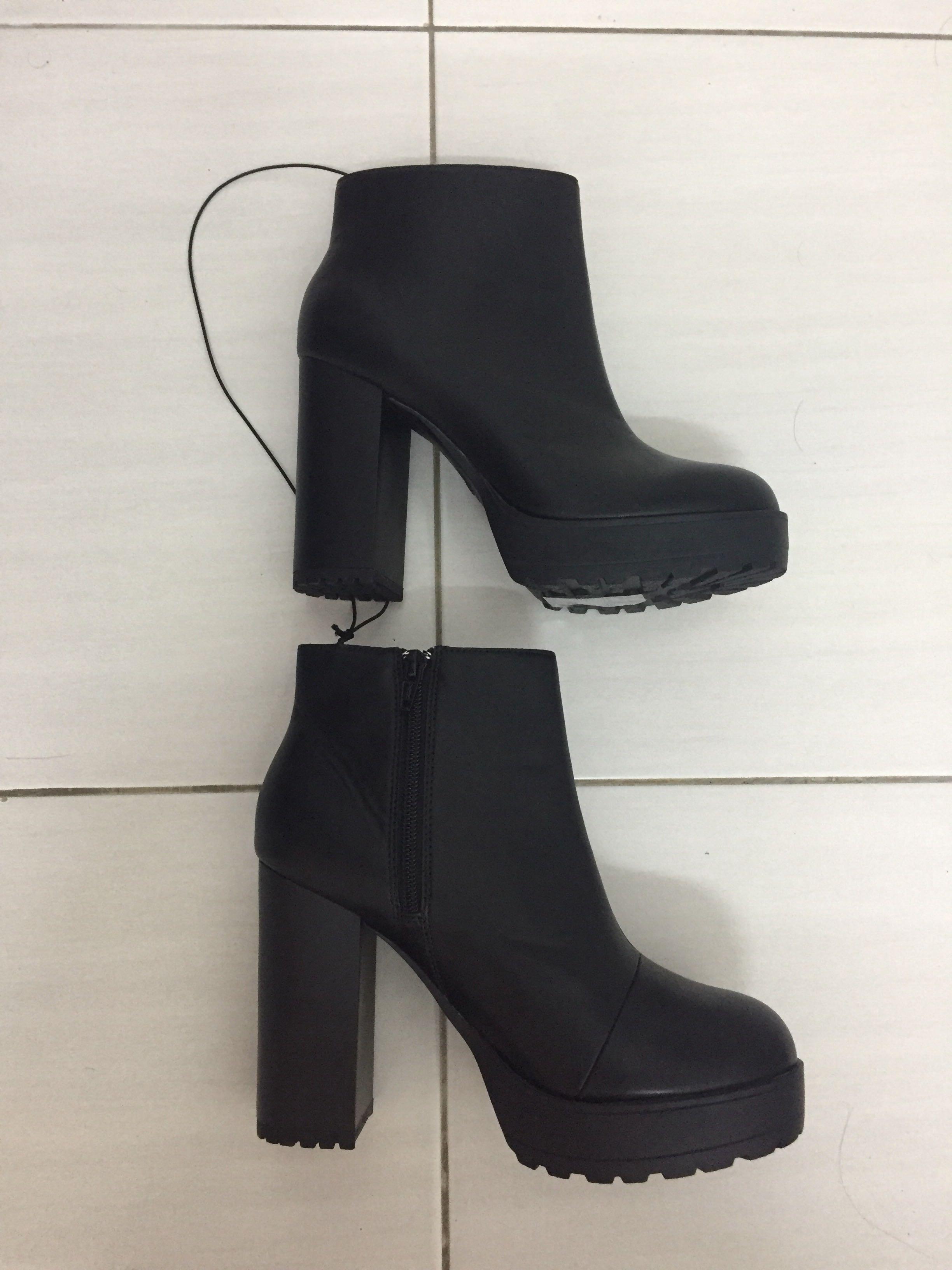 h & m divided ankle boots