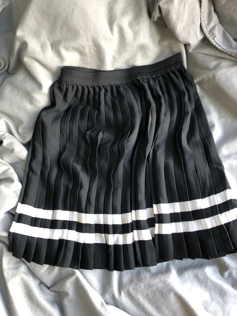 Hm black pleated skirt Outlet