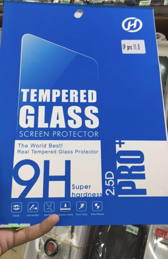 IPAD PRO 11"/12.9" 2020 TEMPERED GLASS (Category: Cases & Sleeves) located in Makati City. Submitted by chaddy1466 (Listing ID 1022721661, Image 1). Description: IPAD PRO TEMPERED GLASS 🧲11" 2020 🧲12.9" 2020.