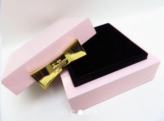 Kate spade garden drive jewelry box store