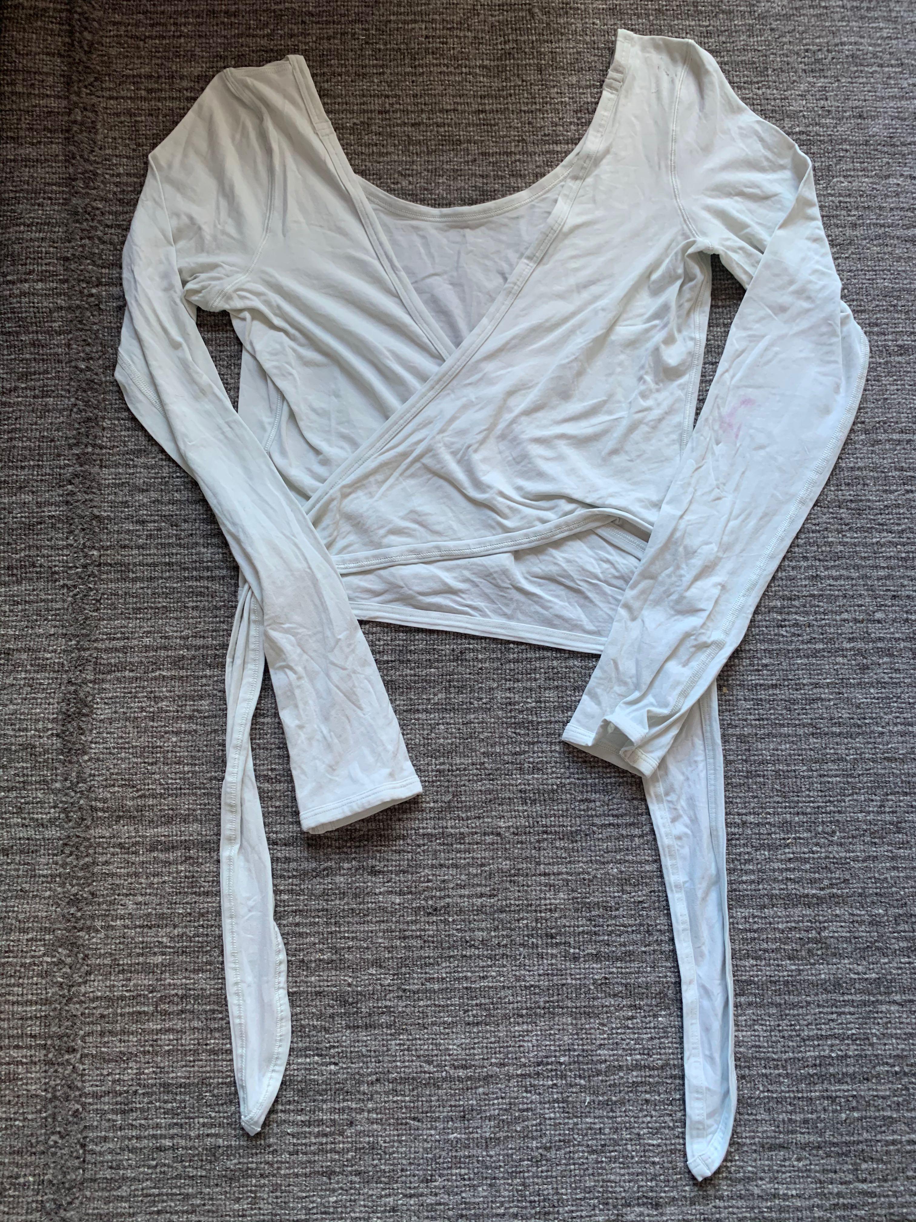 Lululemon long sleeve ballet wrap tie top two-way, 女裝, 上衣, 其他上衣- Carousell