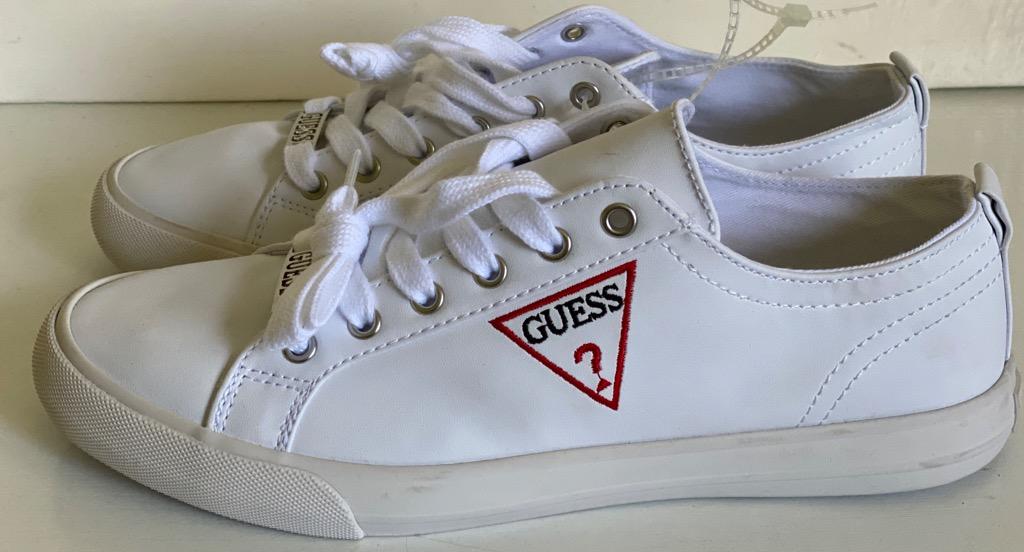 Guess store catching sneaker