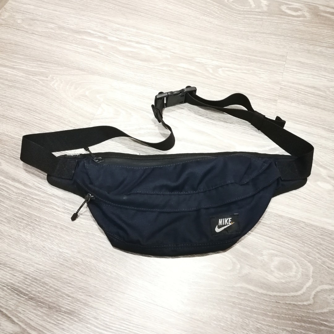 Nike Sling Pouch Bag
