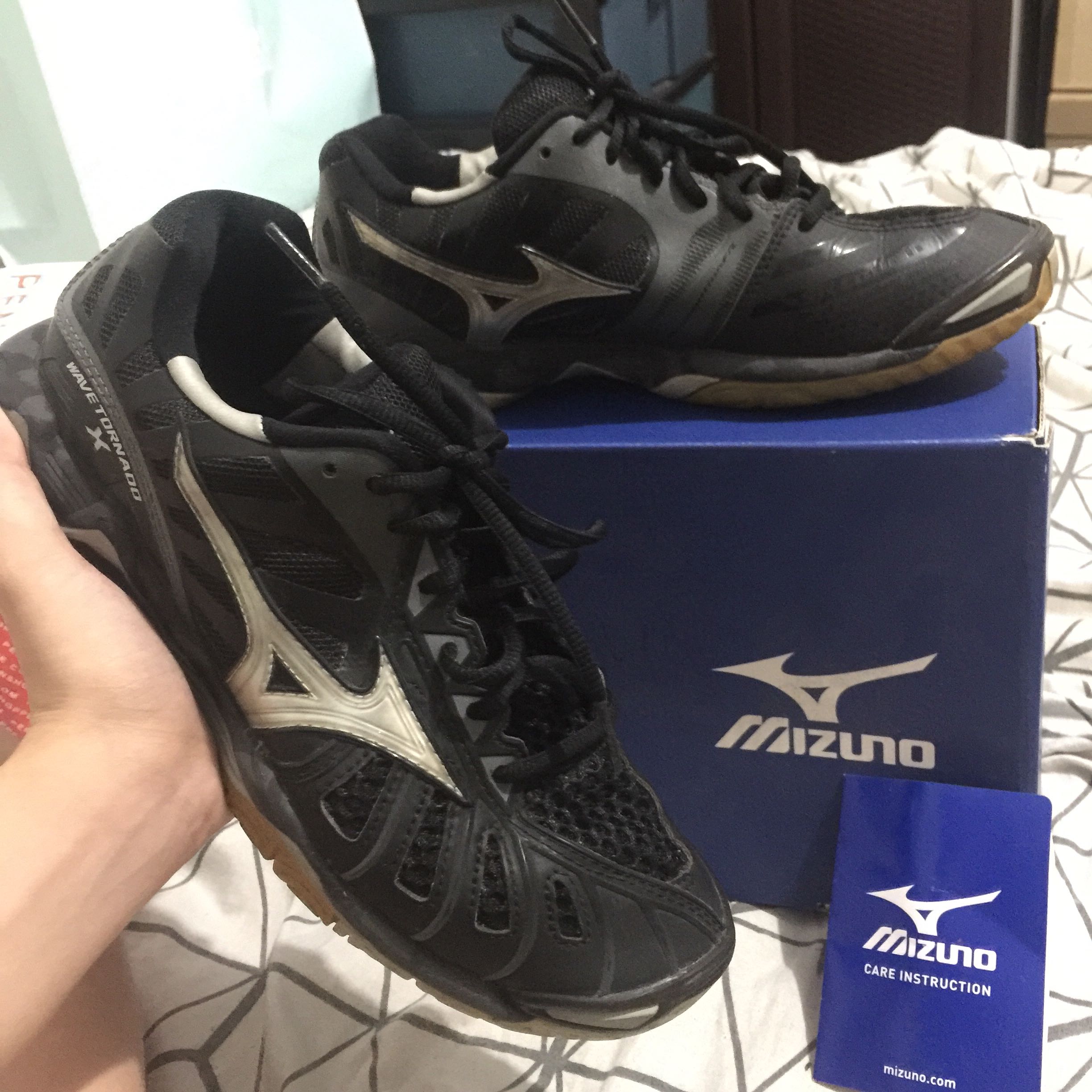 mizuno volleyball shoes tornado x