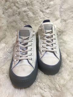size 7 white converse