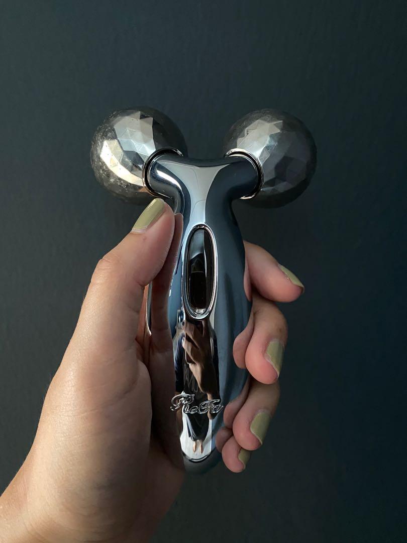 Refa face roller (Category: Face Care) located in Cyberjaya. Submitted by kingle (Listing ID 1022714880, Image 1). Description: Face roller still working good, giving u slimmer face (v line).