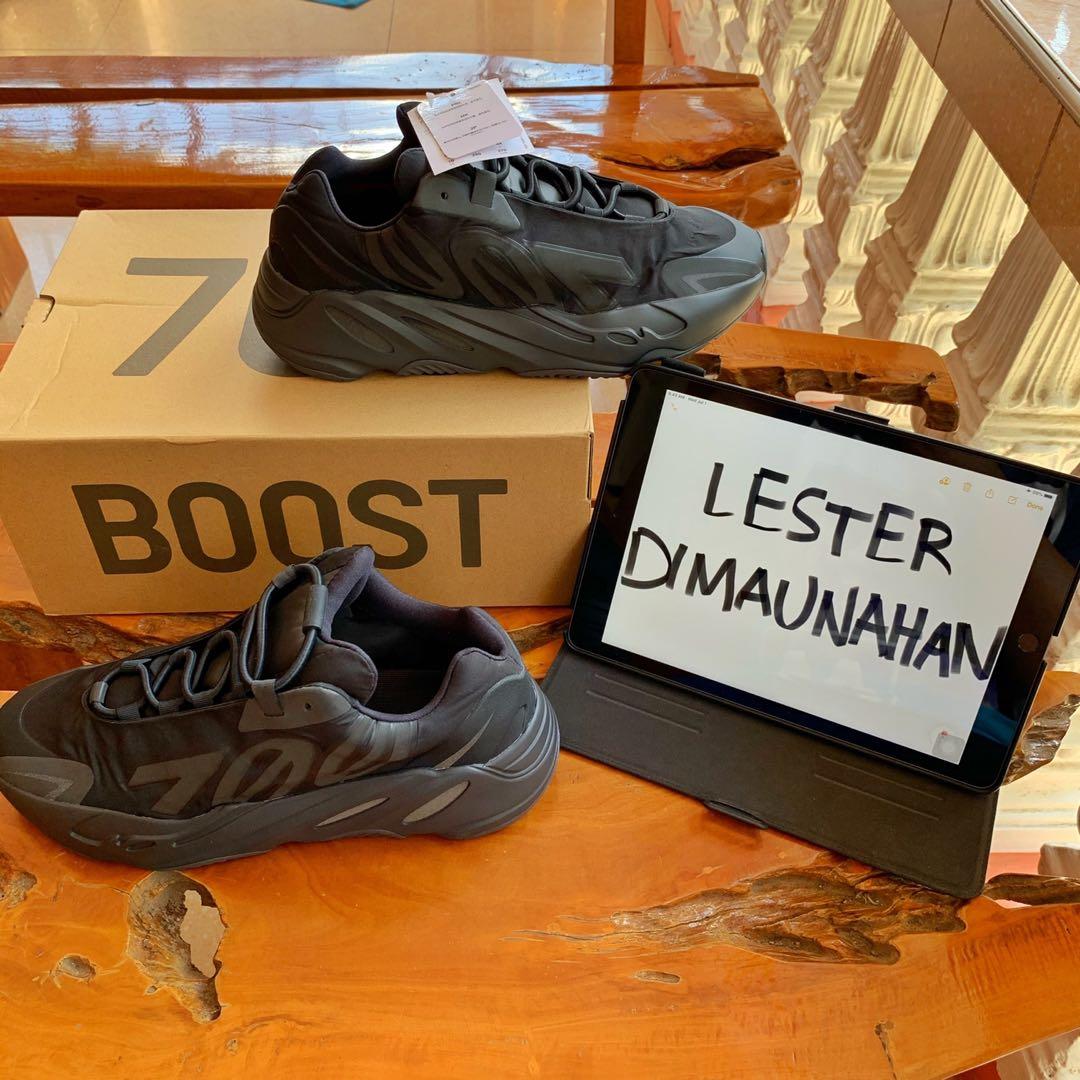Yeezy 700 deals sale price