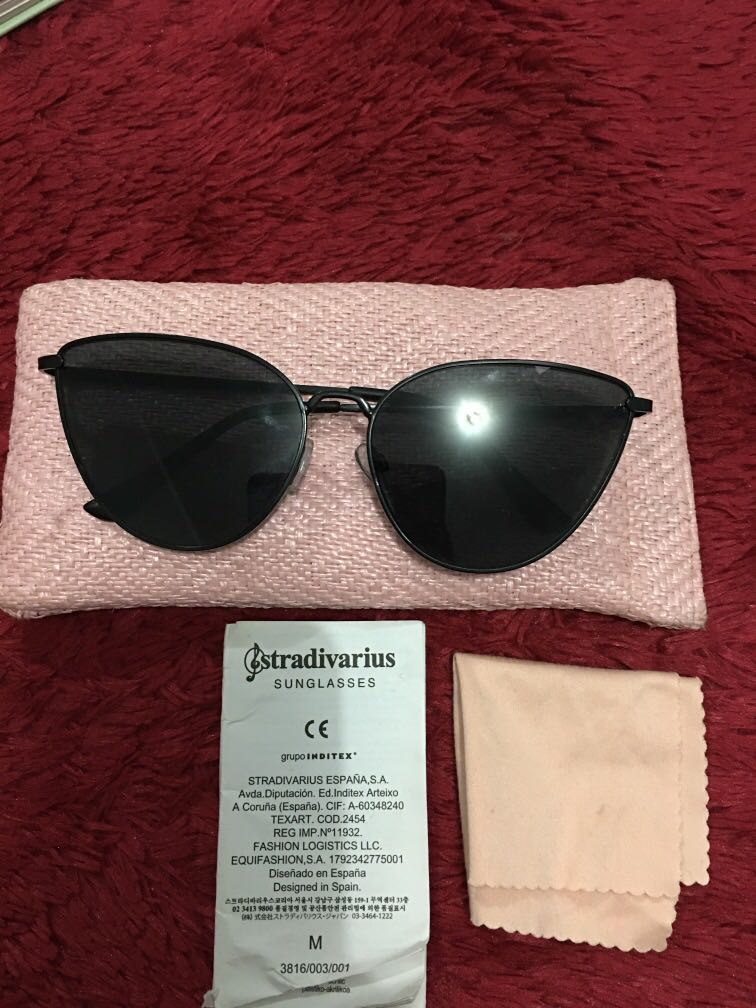 Stradivarius Sunglasses Preloved Fesyen Wanita Aksesoris Di Carousell