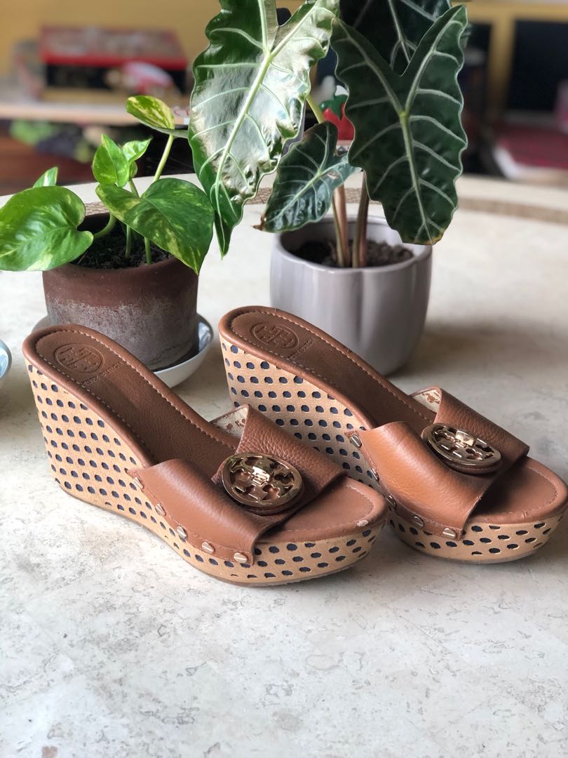 tory burch brown heels