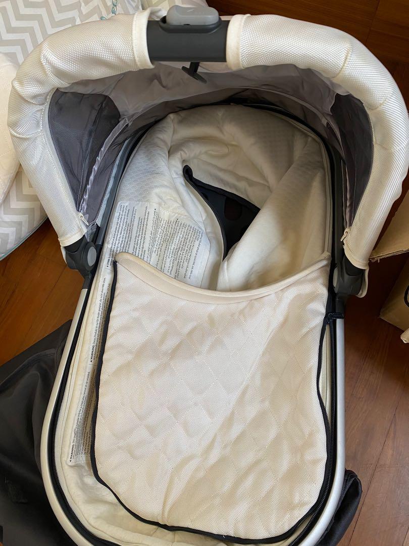 Uppababy deals bassinet loic