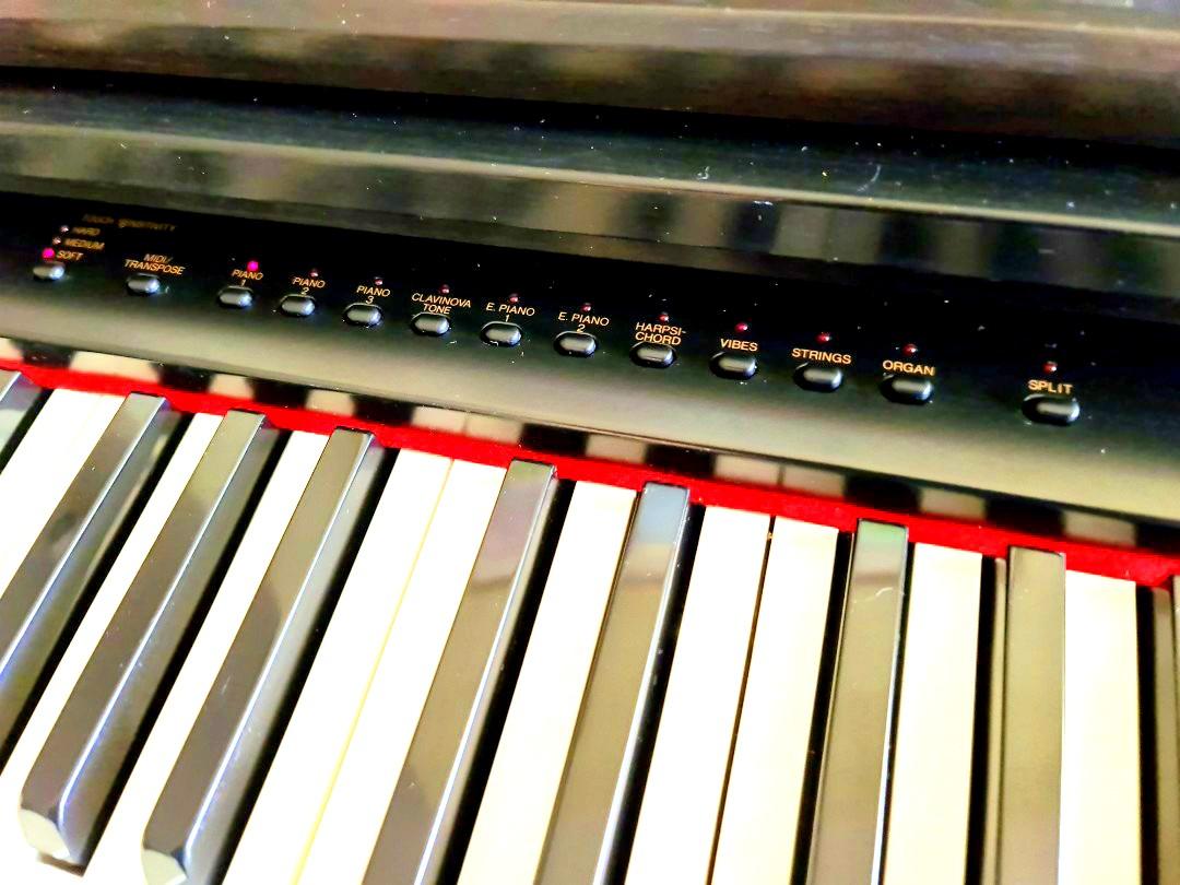Yamaha Clavinova CLP760 88 Weighted Key digital piano, Hobbies & Toys