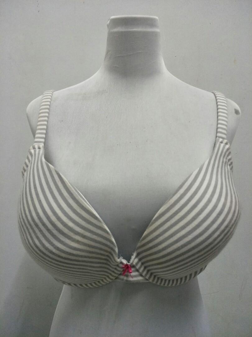 Cacique bra 44D, Women's Fashion, New Undergarments & Loungewear on  Carousell