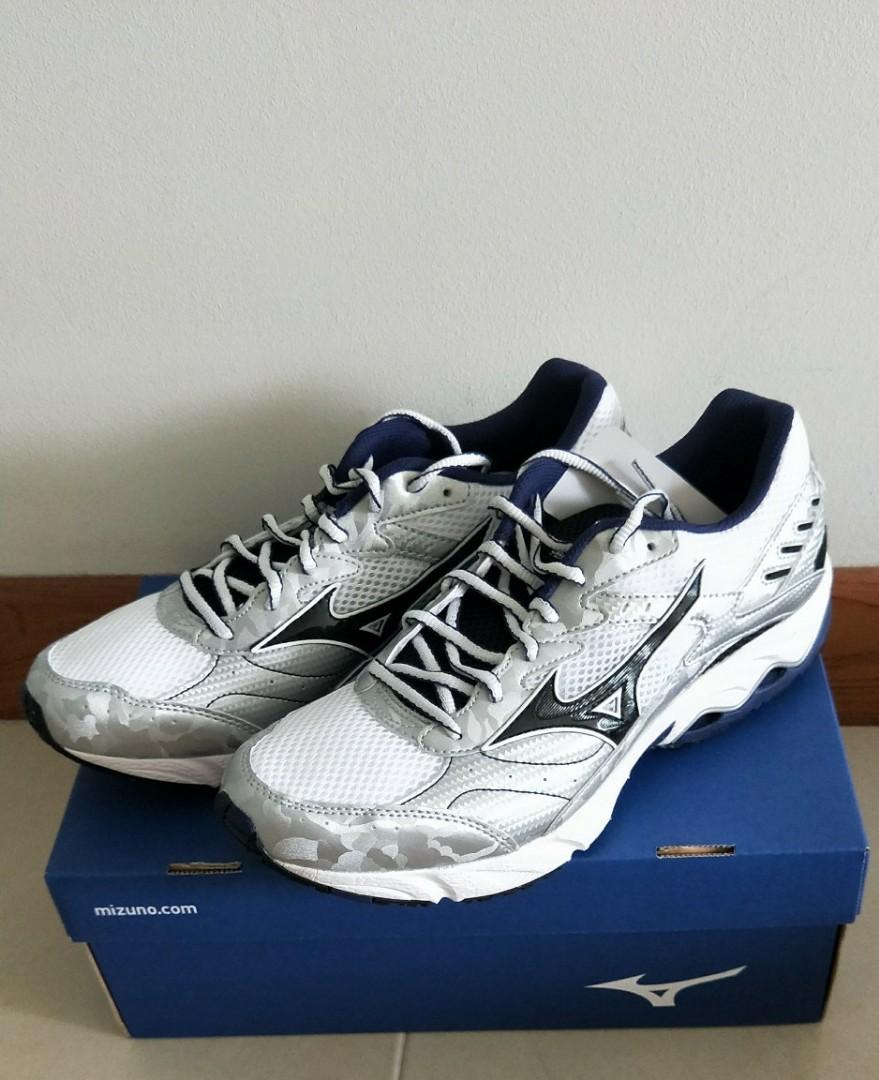 Mizuno cricket shoes sales