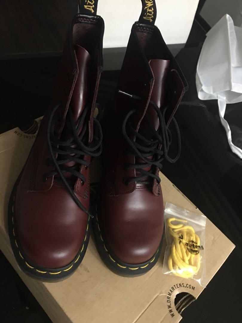 Cherry red hotsell smooth doc martens