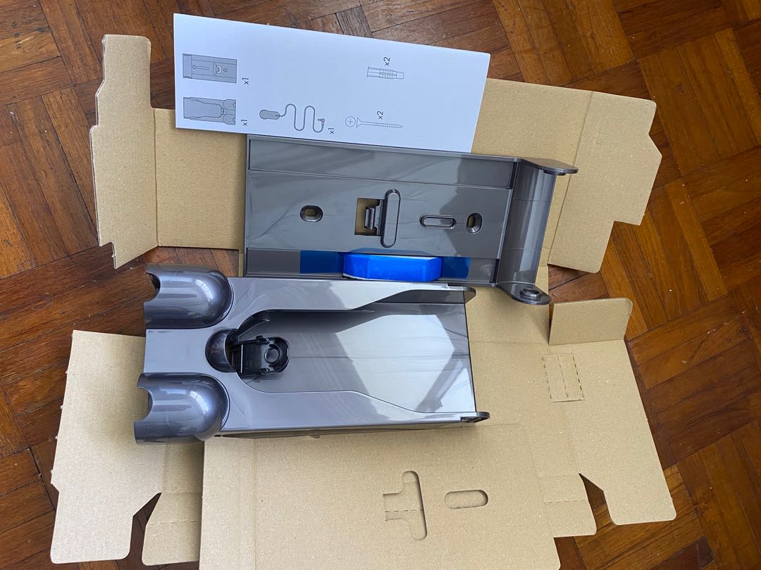 Dyson v11 wall mount, Furniture & Home Living, Home Improvement