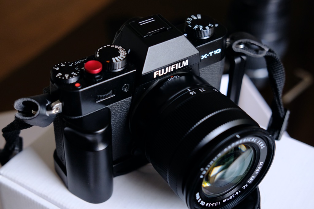 (Negotiable!!) Fujifilm XT10 with 16-50mm Kitlens Mirrorless Camera