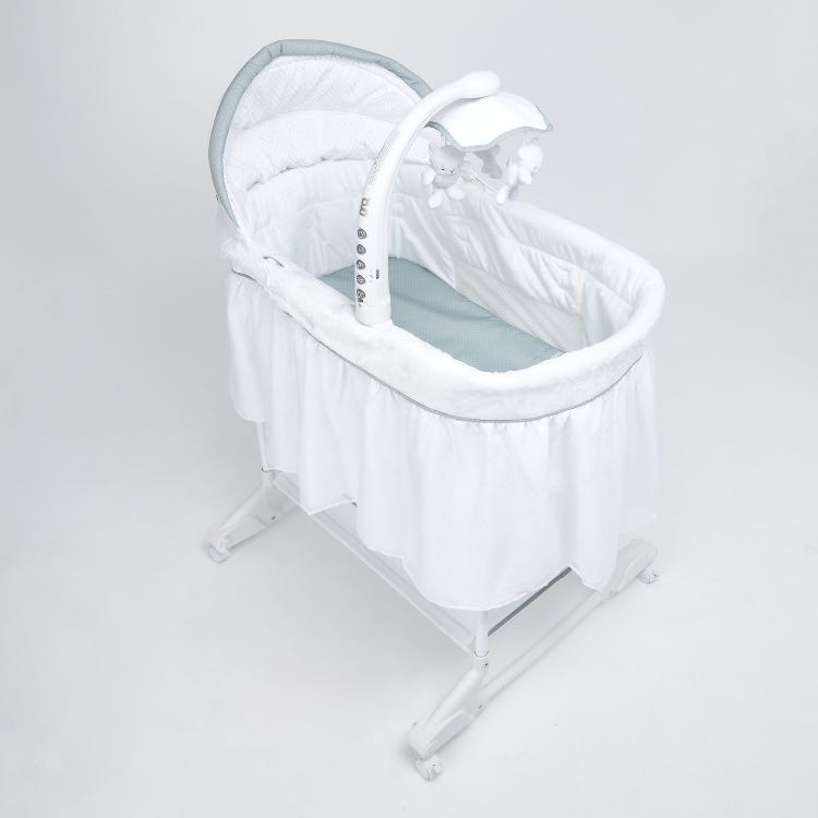 Giggles baby crib 2025