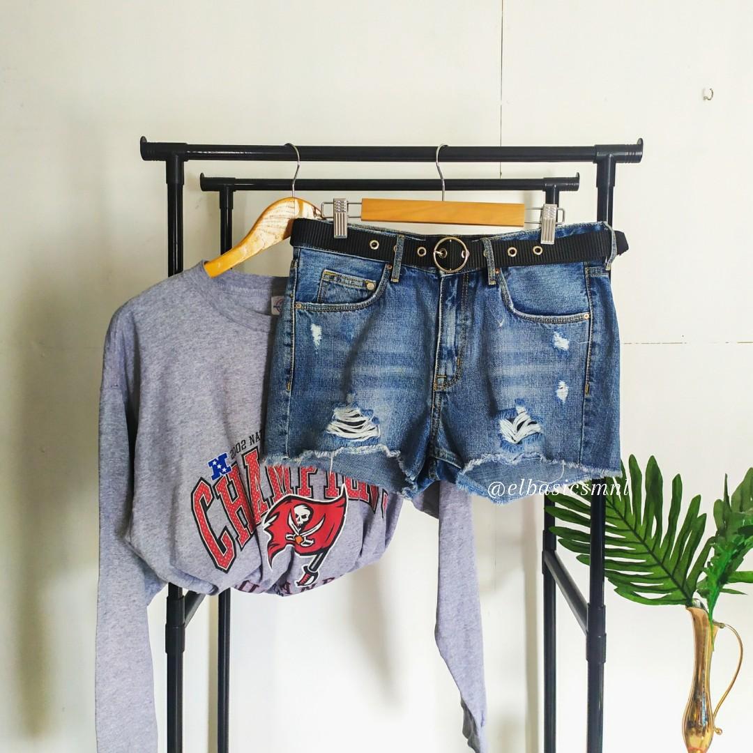 h&m ripped denim shorts