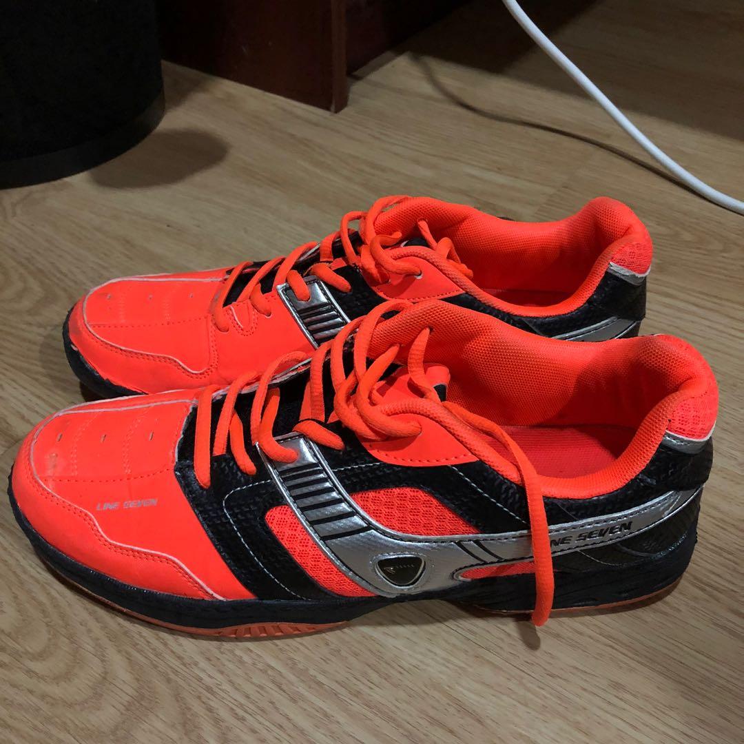 kasut futsal line 7