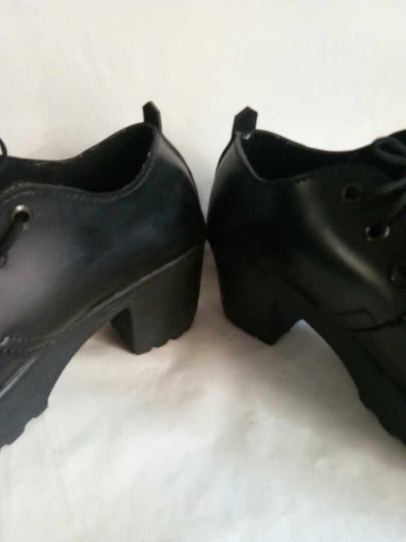 New Preloved Sepatu Hak Tinggi 5cm Cocok Untuk Fashion Apapun Fesyen Wanita Sepatu Di Carousell