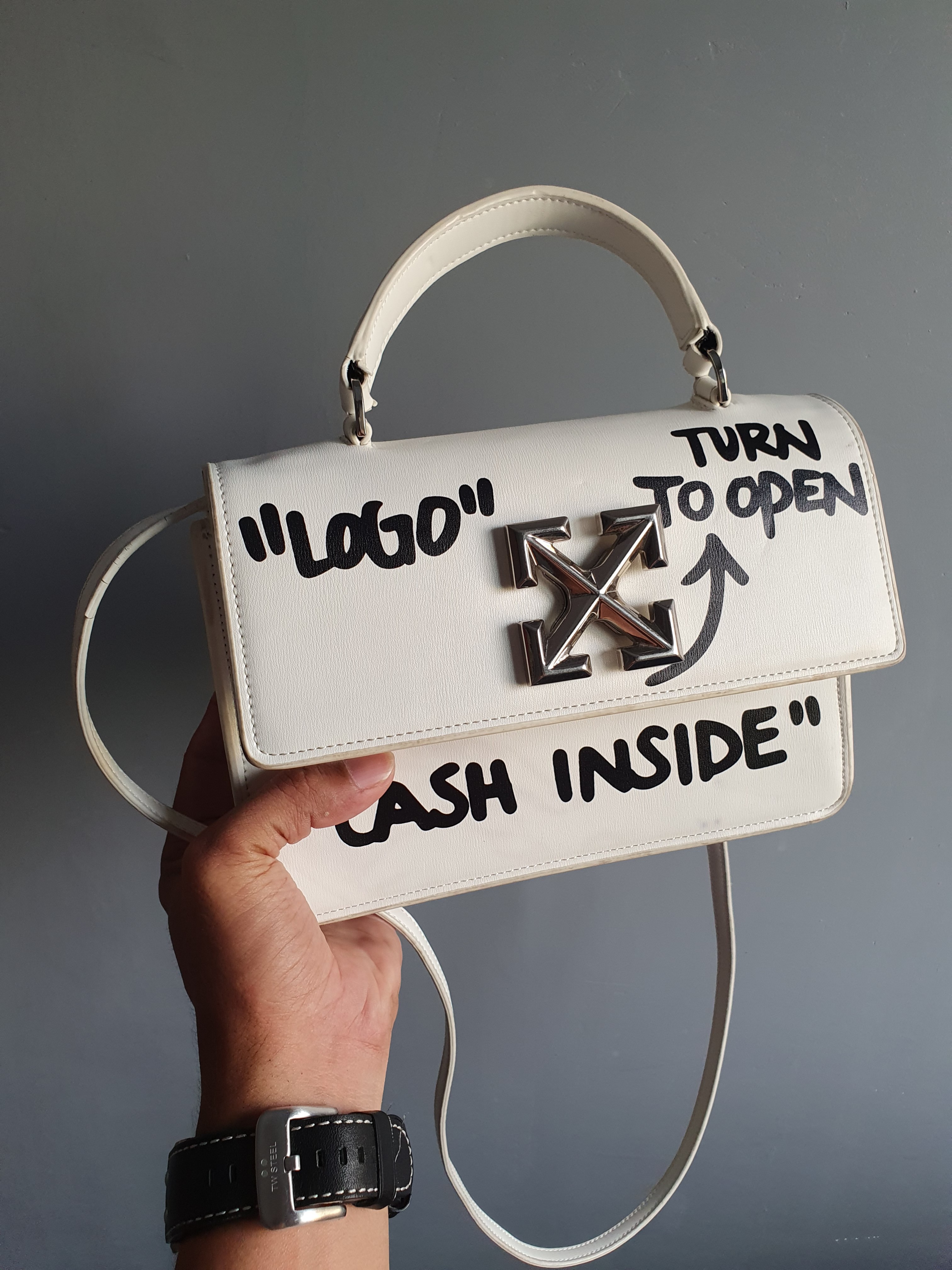 OFF WHITE JITNEY CASH INSIDE (HQR), Luxury, Bags & Wallets on Carousell