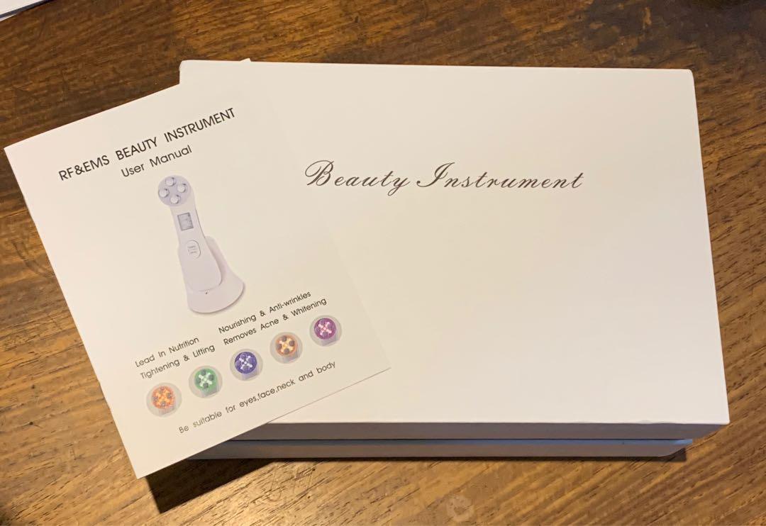 Portable matrix RF thermage beauty tool (Category: Face Care) located in Paranaque City. Submitted by lovebrand (Listing ID 1022982541, Image 3). Description: Has 5 functions. Likened to thermage Pre-order. Delivery within 1 week.