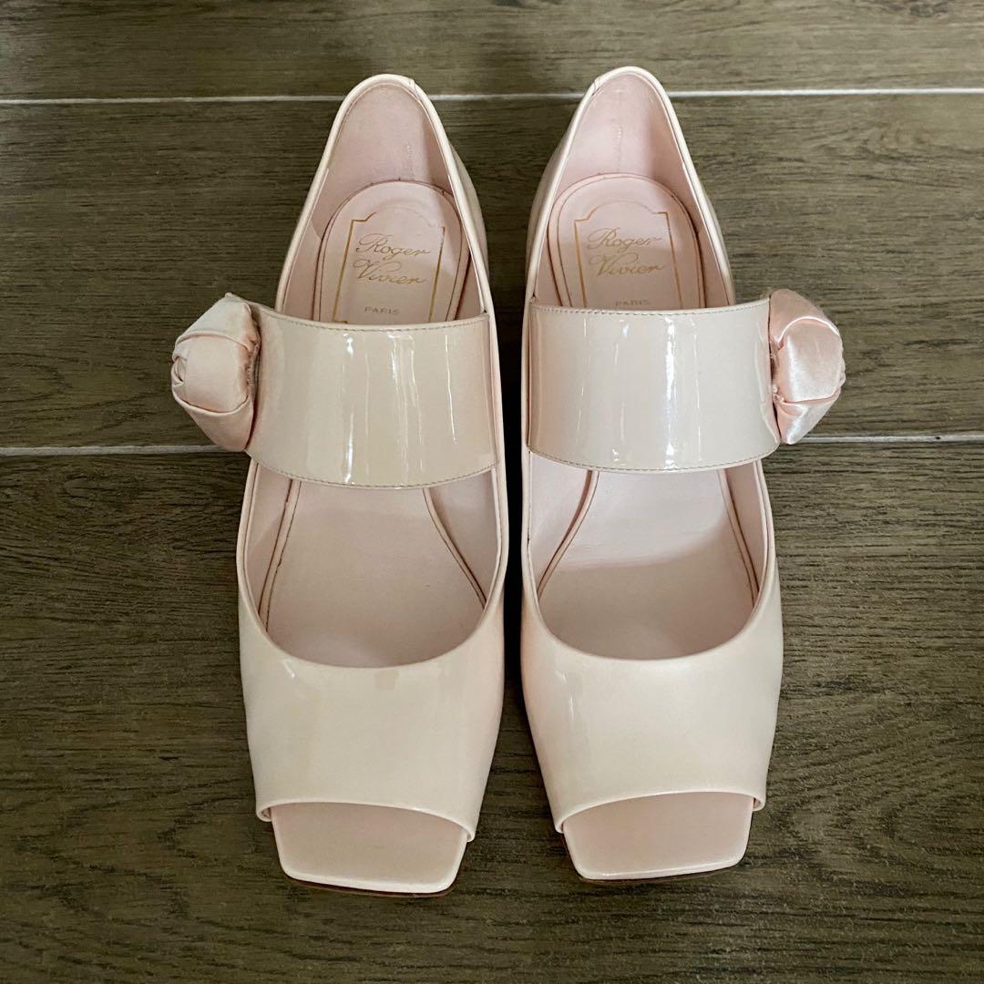 Roger Vivier pink open toes rose button pumps