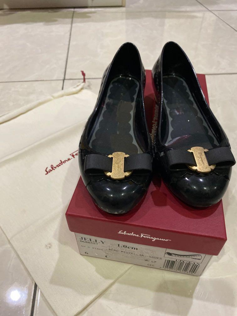 jelly shoes ferragamo asli