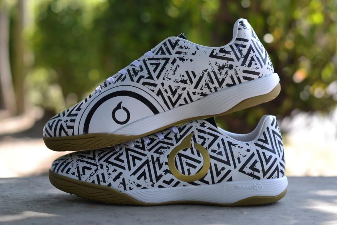 Sepatu Futsal Ortuseight Jogosala Shockwave Edisi Kiper Olah Raga Perlengkapan Olahraga Lainnya Di Carousell