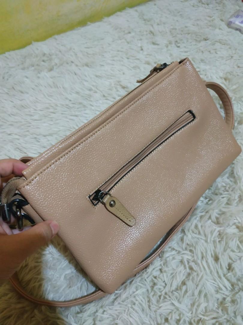 cr2 sling bag