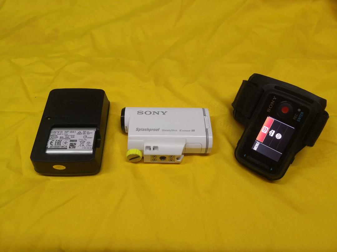 sony as200v action cam wifi liveview remote (Category: Video Cameras) located in Manila. Submitted by ultimogizmos (Listing ID 1022965525, Image 1). Description: sony as200v action cam wifi liveview remote Features & details Full HD video with rich 60Mbps data and up to 240p slo-mo in HD SteadyShot image stabilization works from bikes to aerial shot and more Control up to 5 Action Cam via phone1 or LiveView Remote3 Splash proof body with universa