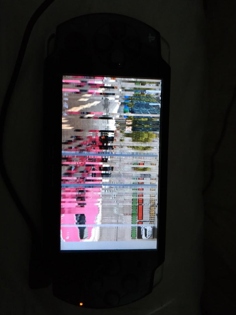 Sony PSP with Vertical glitch lines, Video Gaming, Video Game Consoles