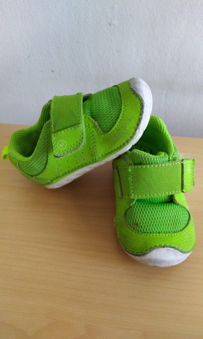stride rite baby sneakers