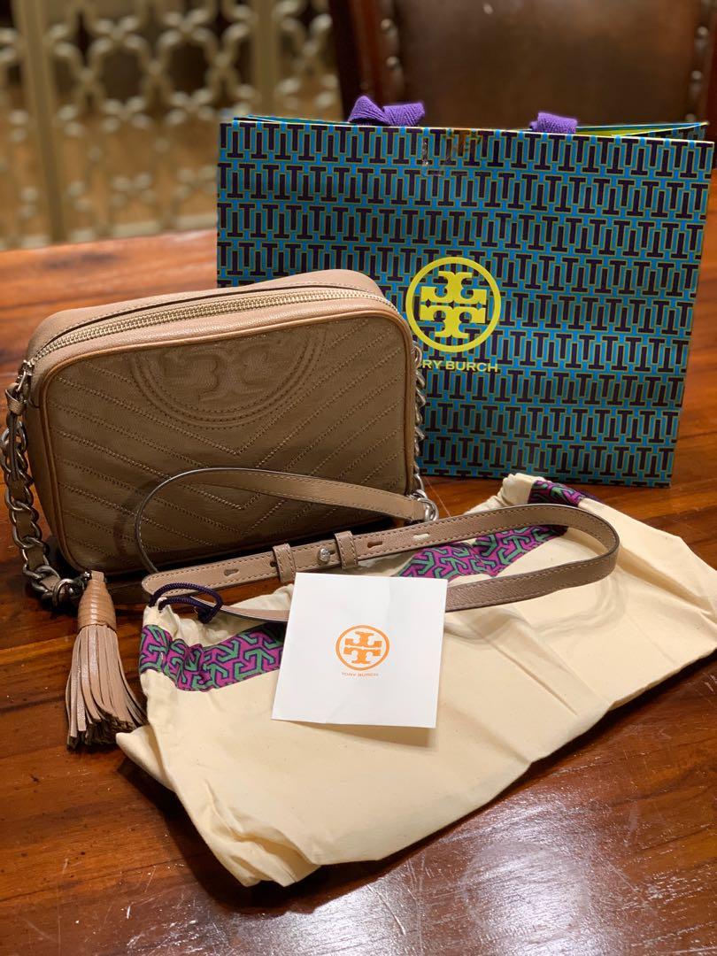 Tory Burch Fleming Distressed Leather Camera Bag, Women's Fashion, Bags &  Wallets, Cross-body Bags on Carousell