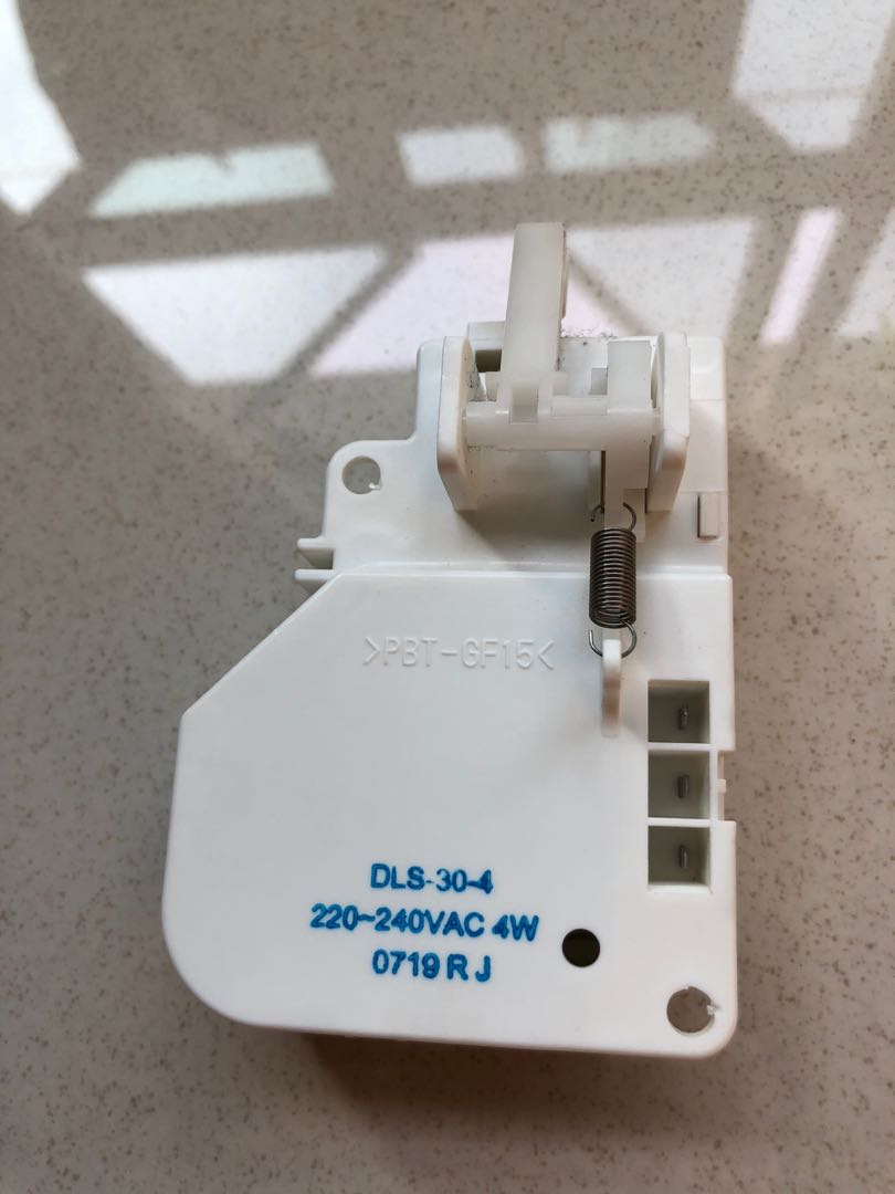 Toshiba washing machine LID lock, TV & Home Appliances, Washing