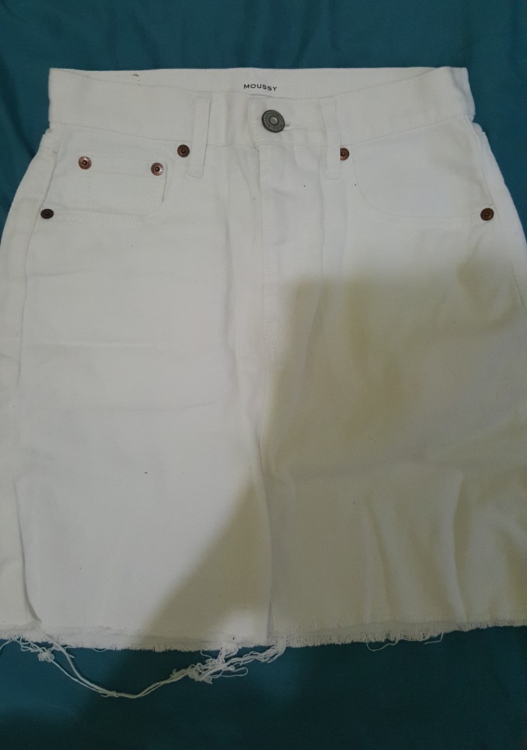 white jeans skirt