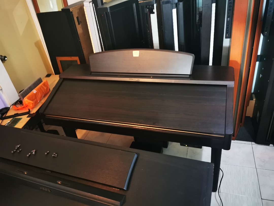Yamaha clavinova digital electric piano cvp series, Hobbies & Toys