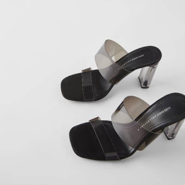 ZARA Embellished Vinyl Heels | Zapatos transparentes, Zapatos, Calzas