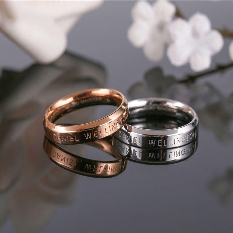 ZS. Wellington Classic Ring (Size 9 Silver), Everything on Carousell
